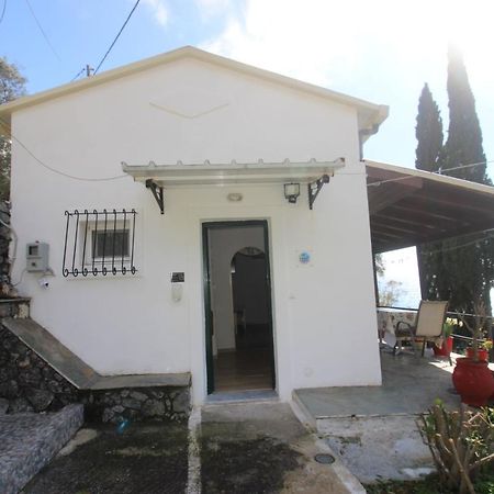 Niky'S Cottage ปาเลโอกัสไตรซา ภายนอก รูปภาพ